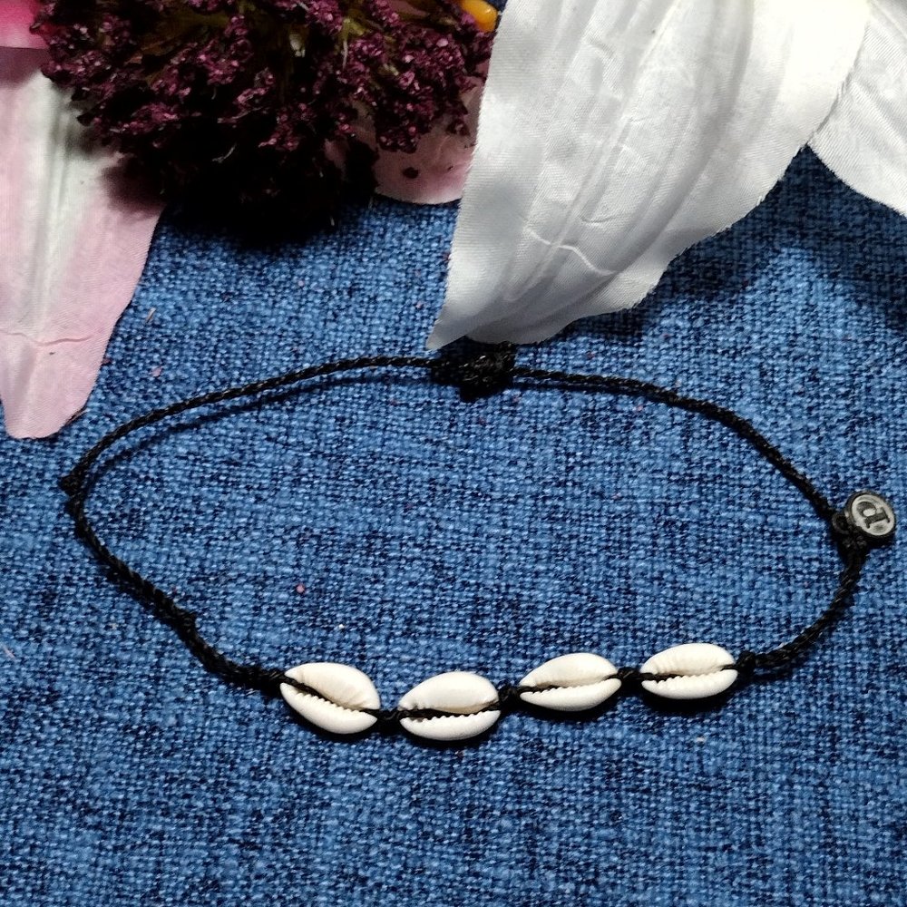 Cowrie Shell Beach Bracelet